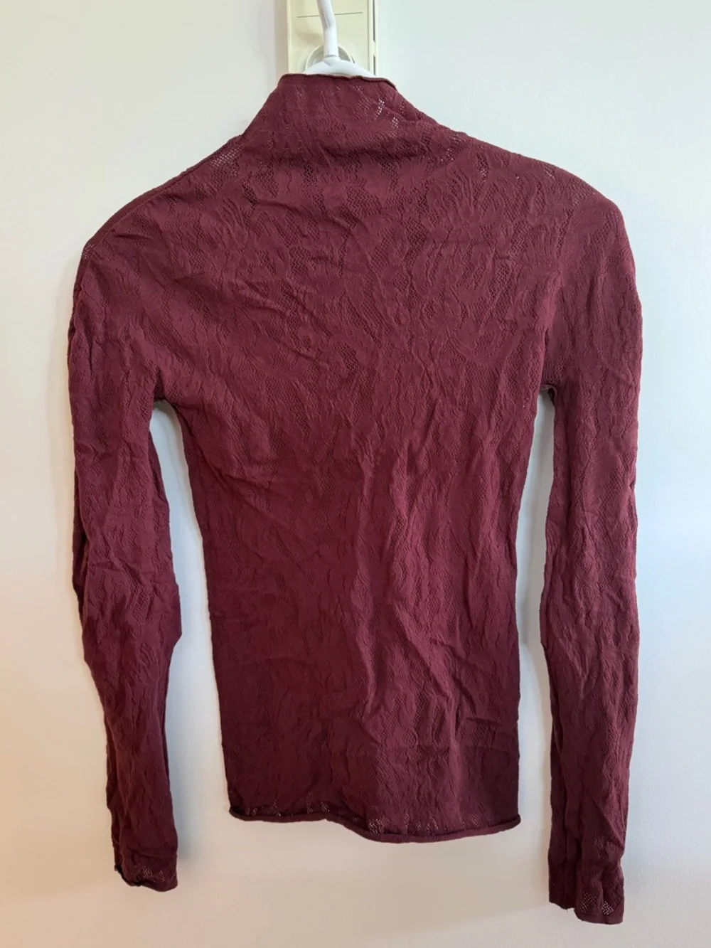 ARITZIA | Flora Seamless Sorolla Longsleeve - Picture 2 of 5